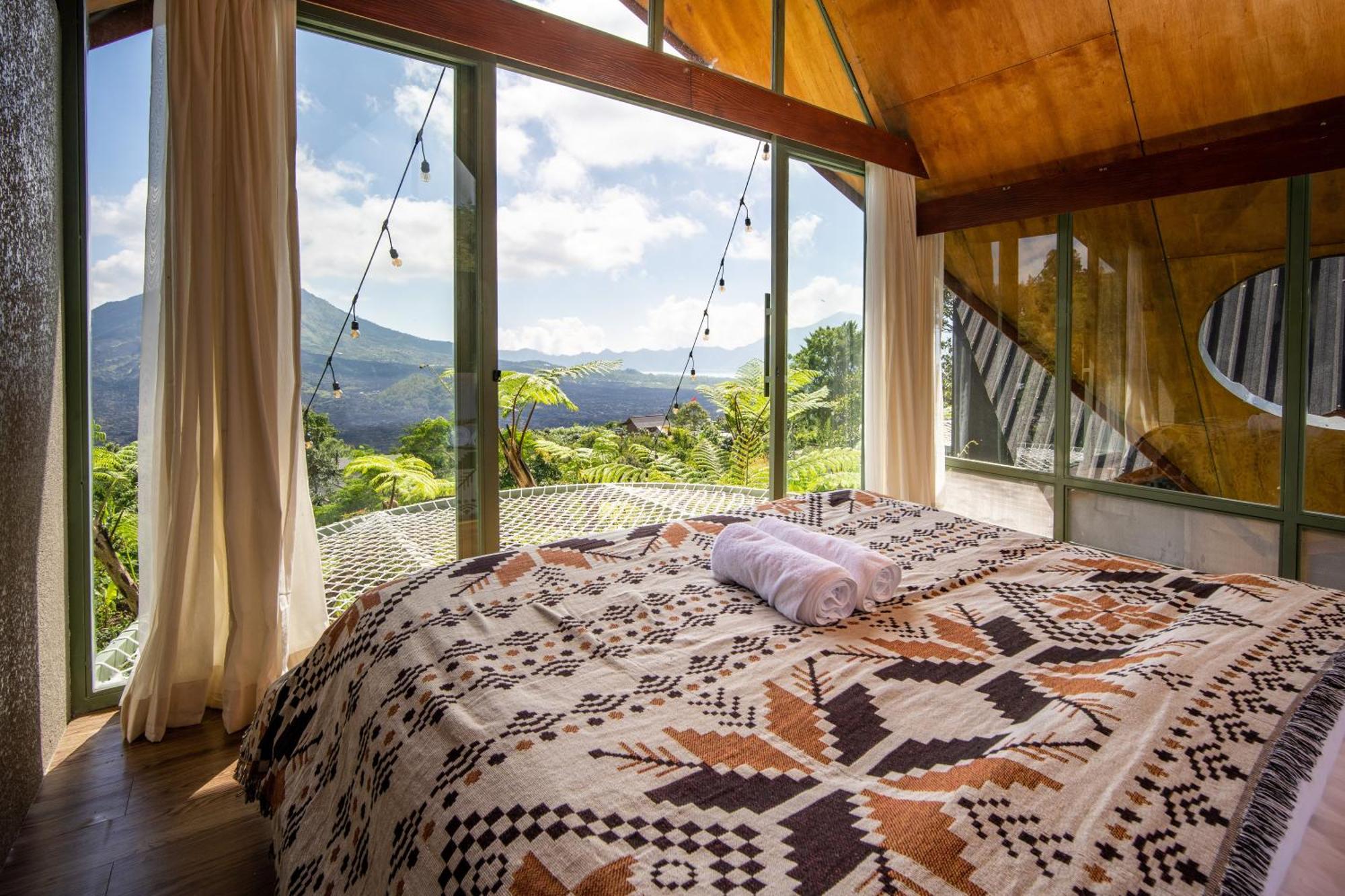 Black Wood Cabin Кинтамани Экстерьер фото