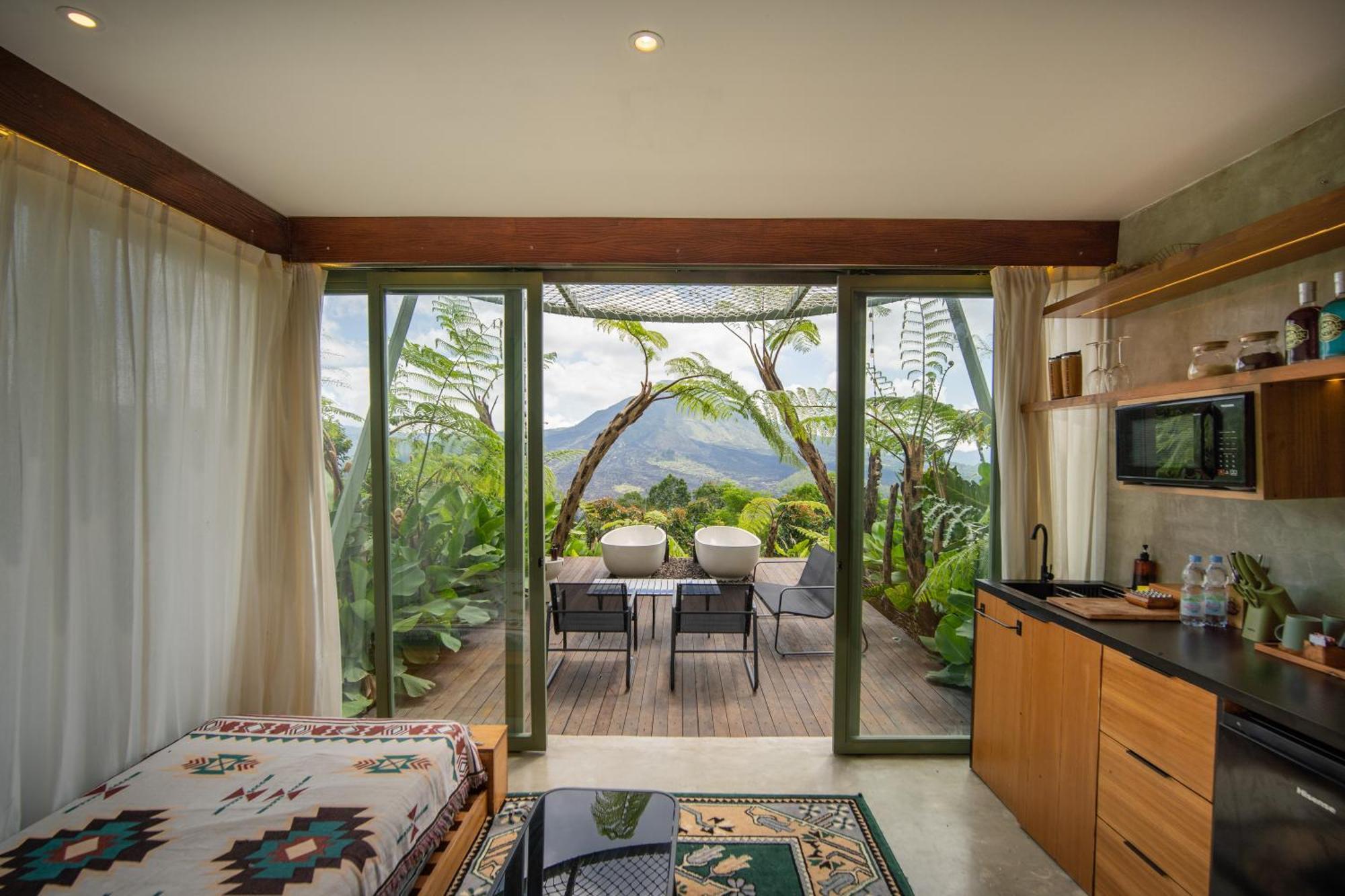 Black Wood Cabin Кинтамани Экстерьер фото