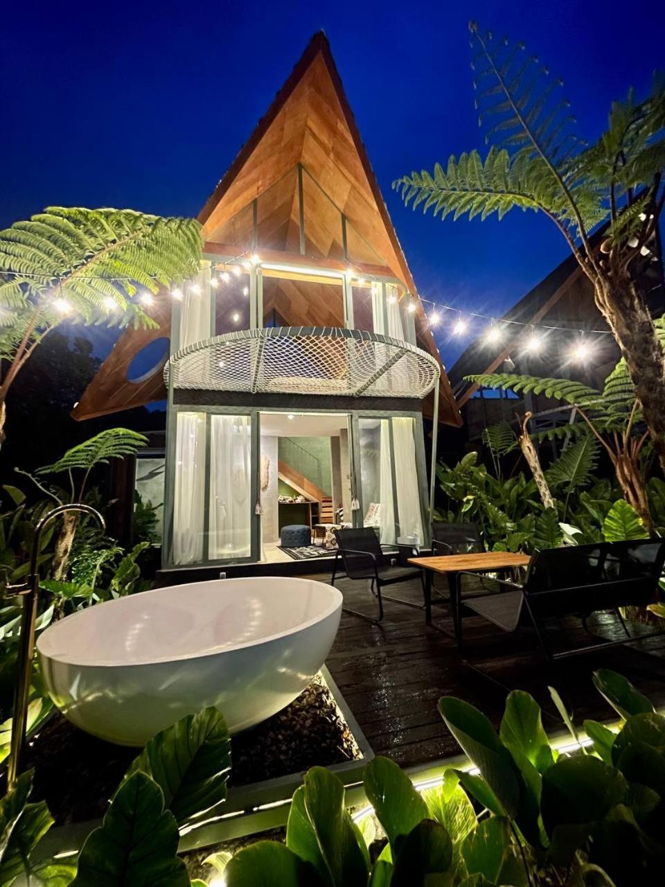 Black Wood Cabin Кинтамани Экстерьер фото